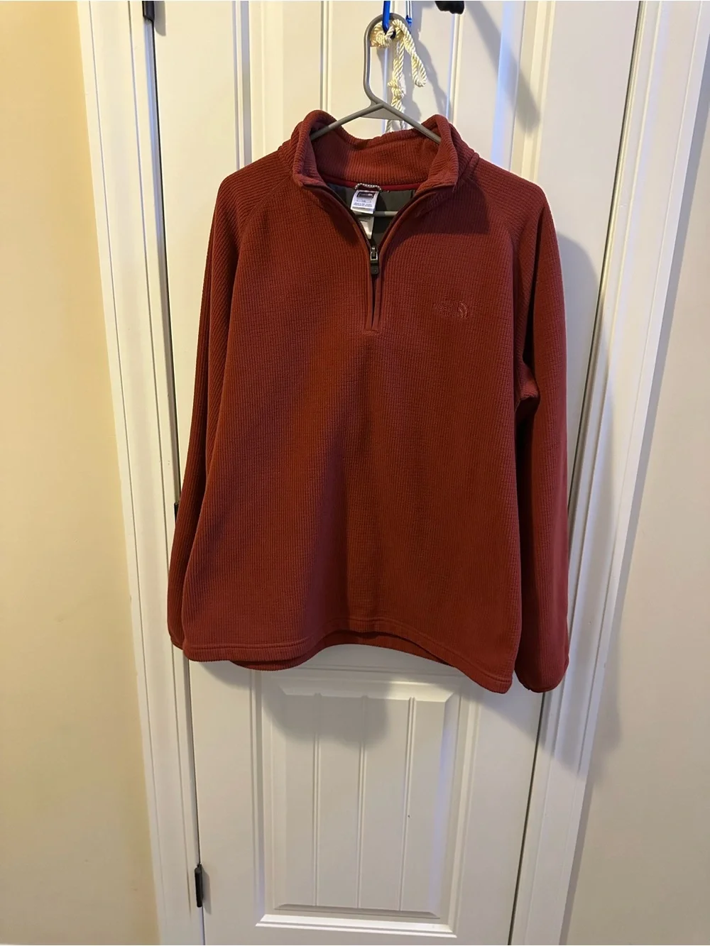 Northface Men's Large Quarter-Zip Pullover Sweater - Brick Red